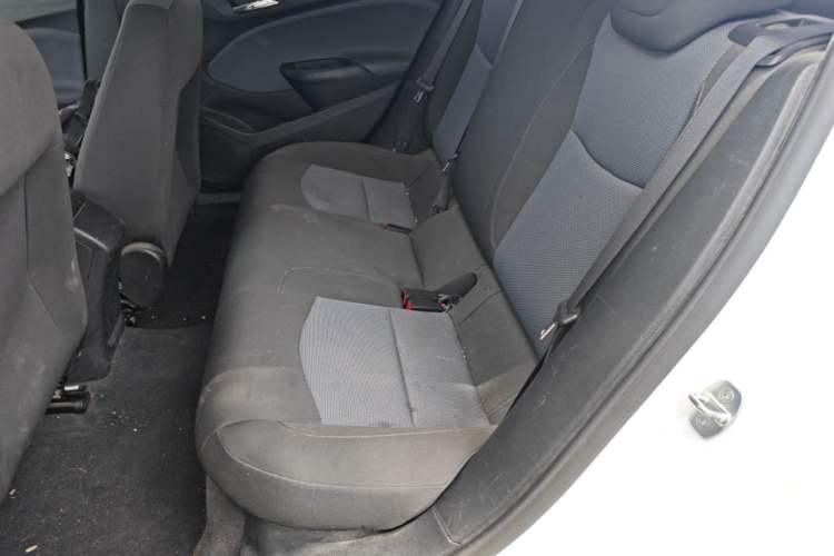 Used Chevrolet Cruze 2018 320 Automatic Pioneer Sunroof Edition Left Rear Seat