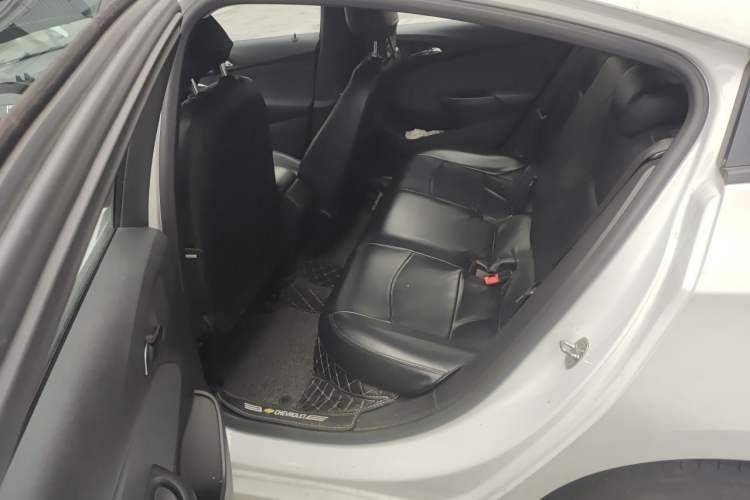 Used Chevrolet Cruze 2018 320 Automatic Pioneer Sunroof Edition Left Rear Seat