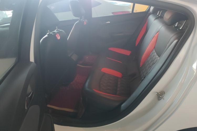Used Chevrolet Cruze 2018 320 Automatic Pioneer Sunroof Edition Left Rear Seat