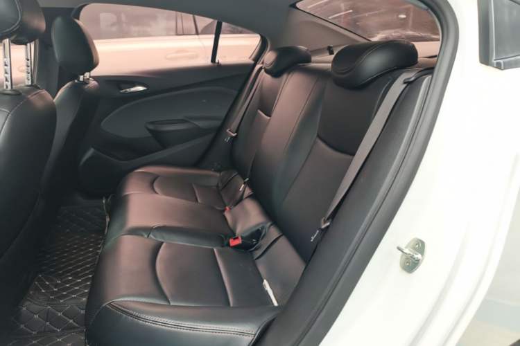 Used Chevrolet Cruze 2018 320 Automatic Pioneer Sunroof Edition Left Rear Seat