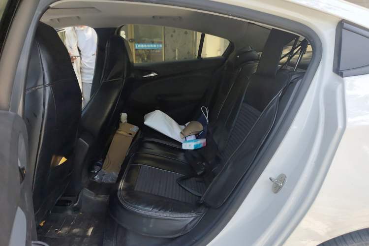 Used Chevrolet Cruze 2018 320 Automatic Pioneer Sunroof Edition Left Rear Seat