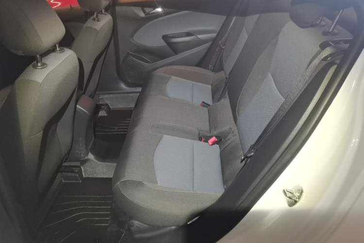 Used Chevrolet Cruze 2018 320 Automatic Pioneer Sunroof Edition Left Rear Seat
