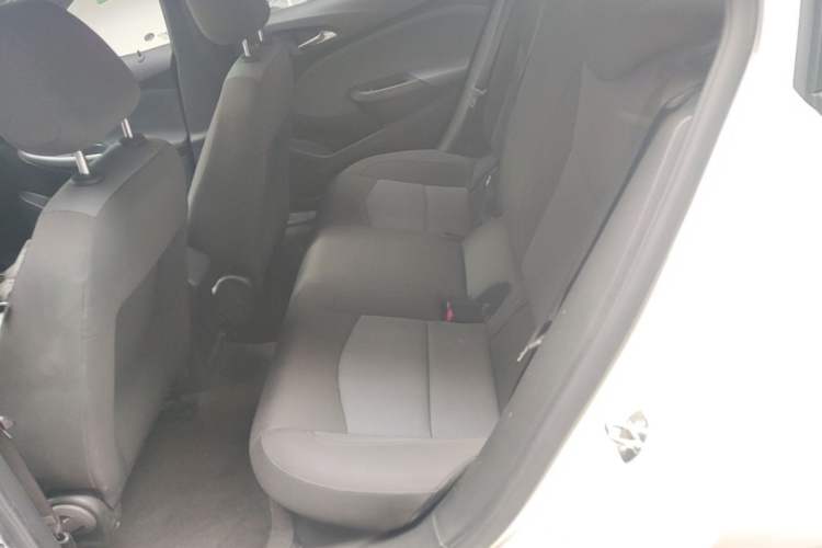 Used Chevrolet Cruze 2018 320 Automatic Pioneer Sunroof Edition Left Rear Seat