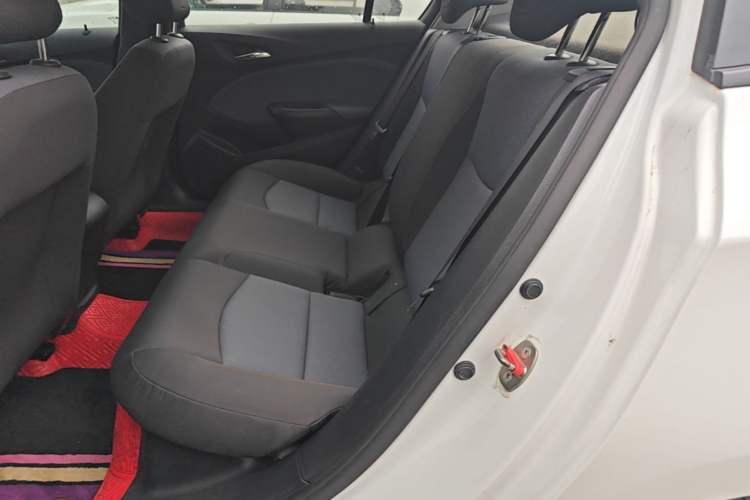 Used Chevrolet Cruze 2018 320 Automatic Pioneer Sunroof Edition Left Rear Seat