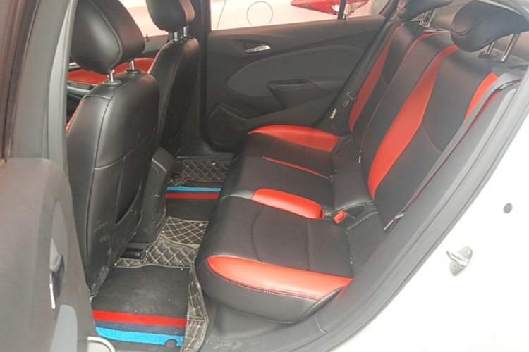Used Chevrolet Cruze 2018 320 Automatic Pioneer Sunroof Edition Left Rear Seat