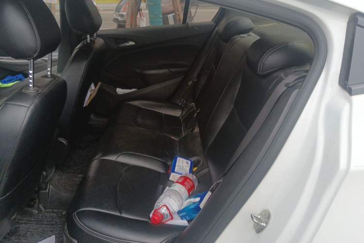 Used Chevrolet Cruze 2018 320 Automatic Pioneer Sunroof Edition Left Rear Seat