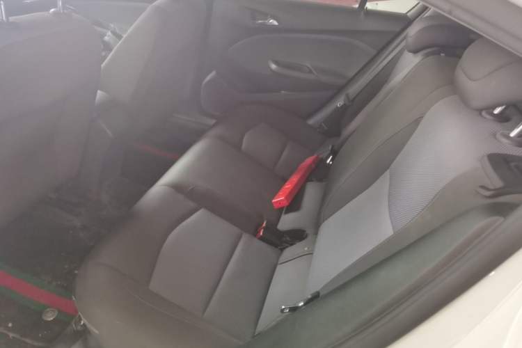 Used Chevrolet Cruze 2018 320 Automatic Pioneer Sunroof Edition Left Rear Seat