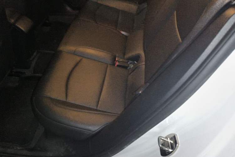 Used Chevrolet Cruze 2018 320 Automatic Pioneer Sunroof Edition Left Rear Seat