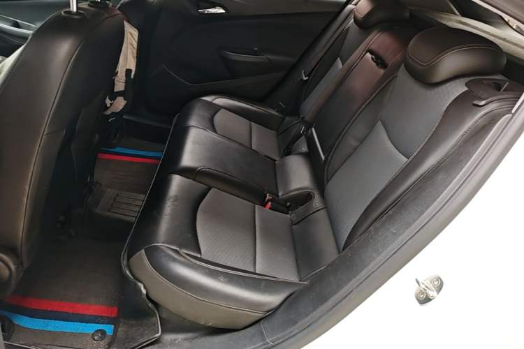 Used Chevrolet Cruze 2018 Hatchback 320 Automatic Xuanfeng Edition Left Rear Seat