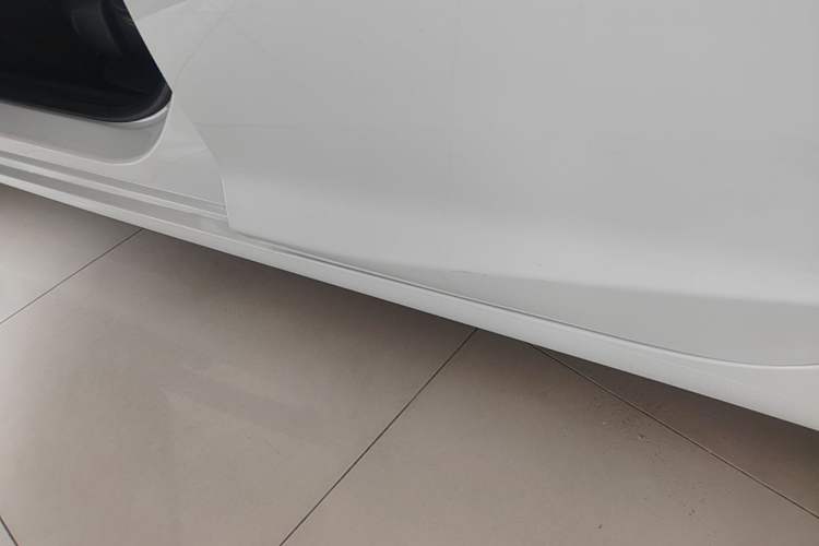 Used Chevrolet Cruze 2018 320 Automatic Pioneer Sunroof Edition Left Side Sill