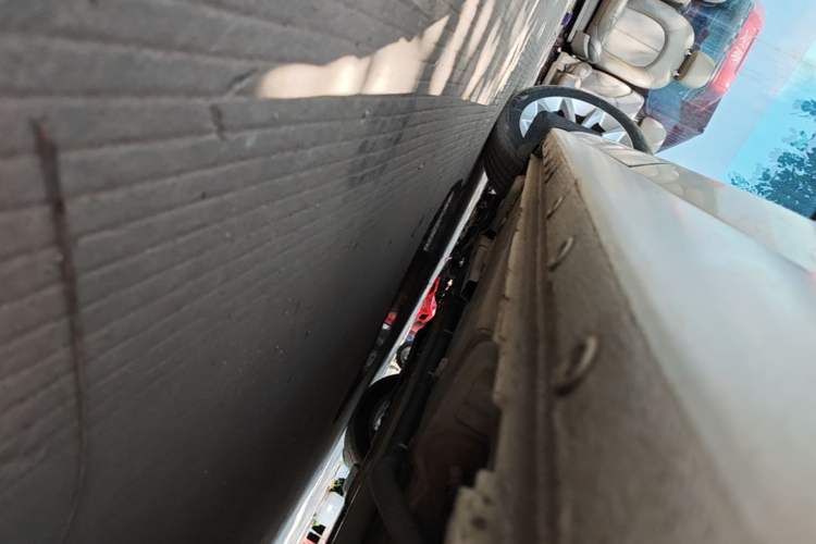 Used Chevrolet Cruze 2018 320 Automatic Pioneer Sunroof Edition Left Side Sill
