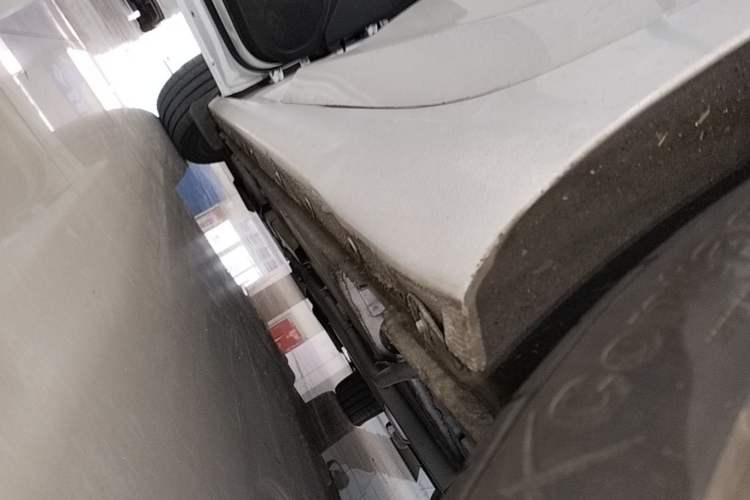 Used Chevrolet Cruze 2018 Redline 330T Dual-Clutch Flagship Edition Left Side Sill
