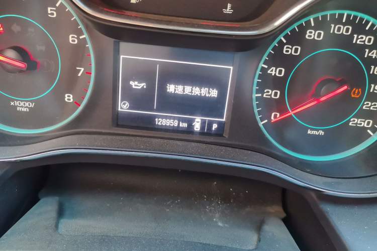 Used Chevrolet Cruze 2018 Redline 320 Automatic Pioneer Edition Odometer Close Up