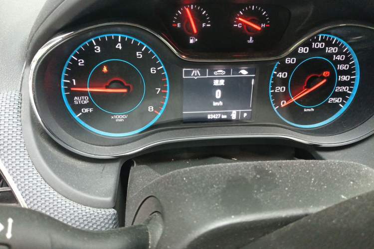 Used Chevrolet Cruze 2018 320 Automatic Pioneer Sunroof Edition Odometer Close Up