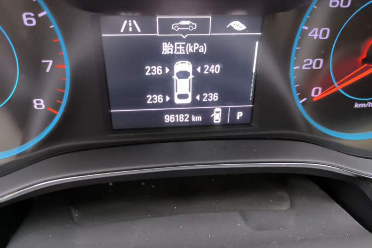 Used Chevrolet Cruze 2018 320 Automatic Pioneer Sunroof Edition Odometer Close Up