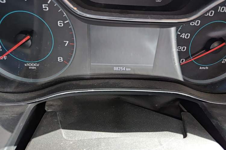 Used Chevrolet Cruze 2018 320 Automatic Pioneer Sunroof Edition Odometer Close Up