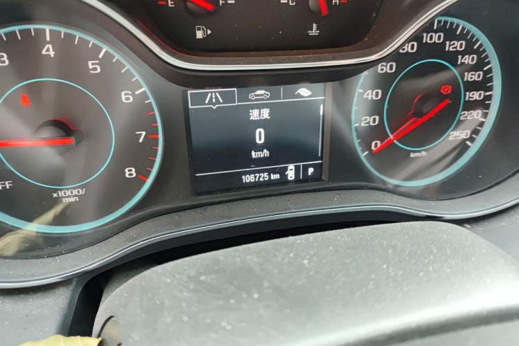 Used Chevrolet Cruze 2018 Hatchback 320 Automatic Pioneer Sunroof Edition Odometer Close Up