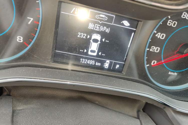 Used Chevrolet Cruze 2018 320 Automatic Pioneer Sunroof Edition Odometer Close Up