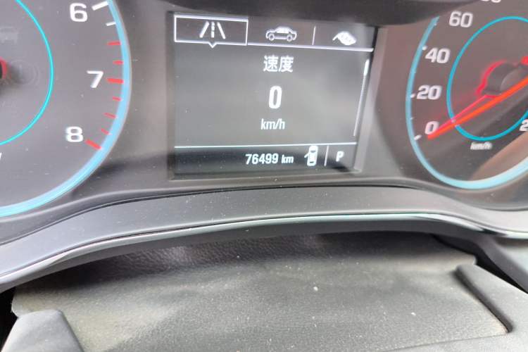 Used Chevrolet Cruze 2018 320 Automatic Pioneer Sunroof Edition Odometer Close Up