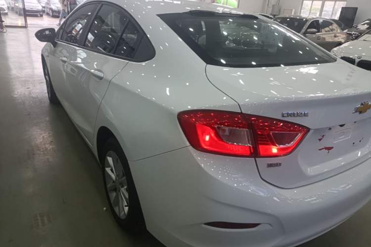 Used Chevrolet Cruze 2018 320 Automatic Pioneer Sunroof Edition Rear Left 45 Deg