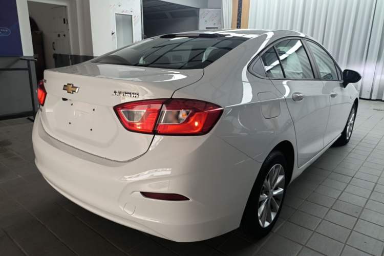 Used Chevrolet Cruze 2018 320 Automatic Pioneer Sunroof Edition Rear Right 45 Deg