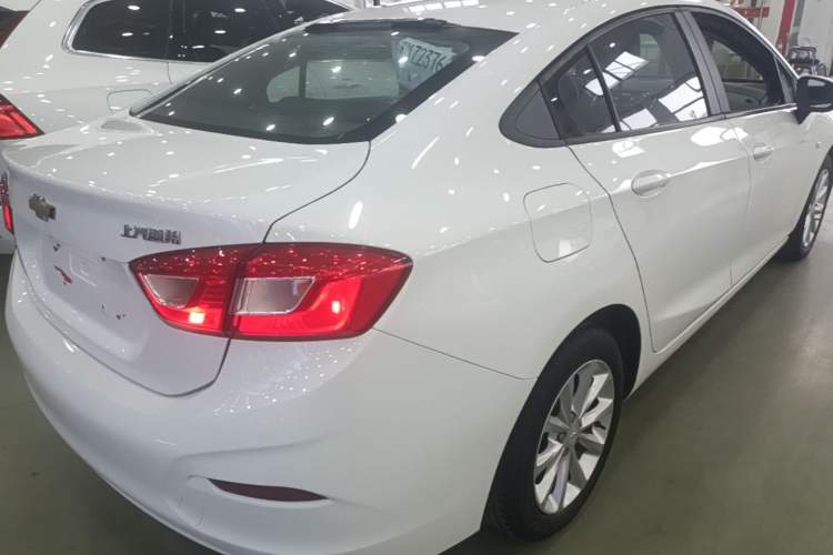 Used Chevrolet Cruze 2018 320 Automatic Pioneer Sunroof Edition Rear Right 45 Deg