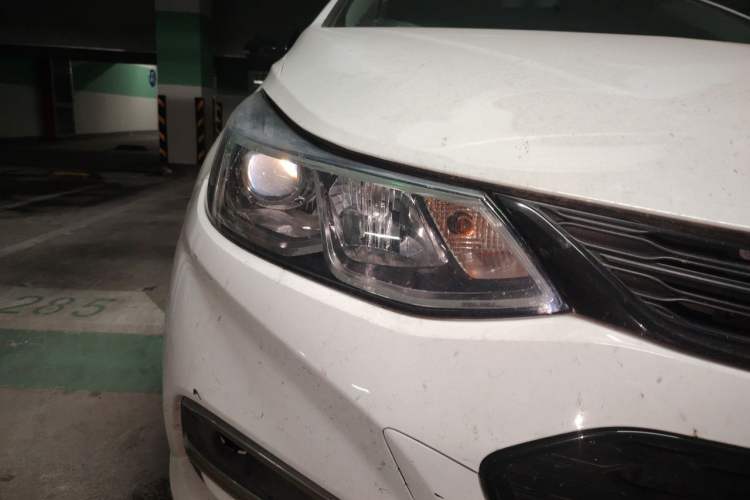 Used Chevrolet Cruze 2018 Redline 320 Automatic Pioneer Edition Right Front Headlight