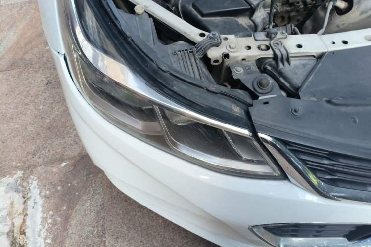 Used Chevrolet Cruze 2018 320 Automatic Pioneer Sunroof Edition Right Front Headlight