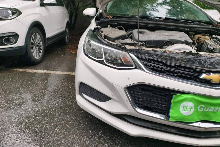 Used Chevrolet Cruze 2018 320 Automatic Pioneer Sunroof Edition Right Front Headlight