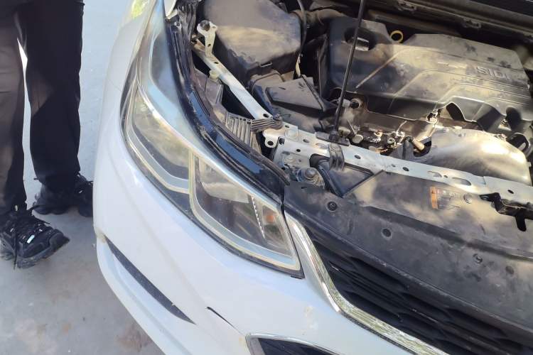 Used Chevrolet Cruze 2018 Redline 320 Automatic Pioneer Edition Right Front Headlight