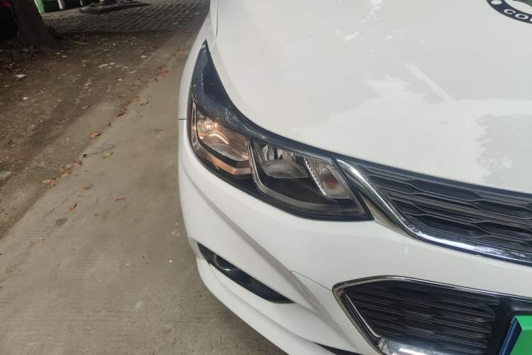 Used Chevrolet Cruze 2018 Revised Version 320 Manual Xuanfeng Edition Right Front Headlight