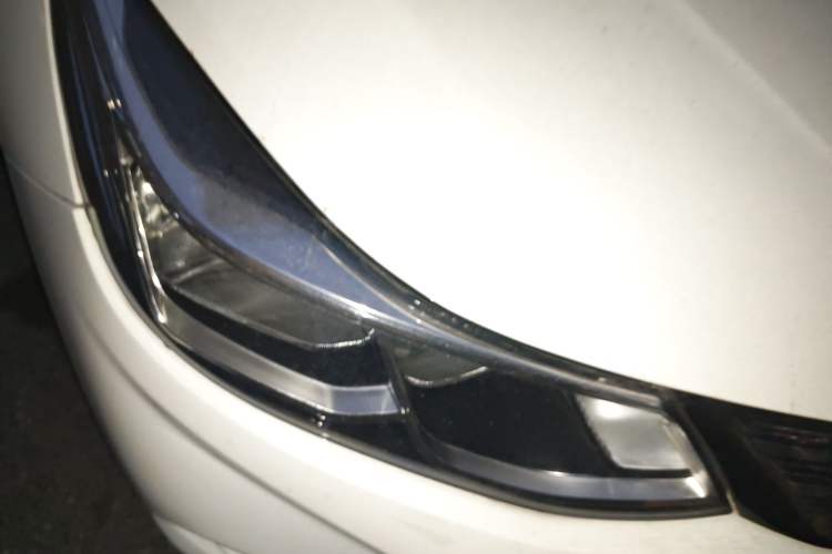 Used Chevrolet Cruze 2018 Redline 320 Automatic Pioneer Edition Right Front Headlight