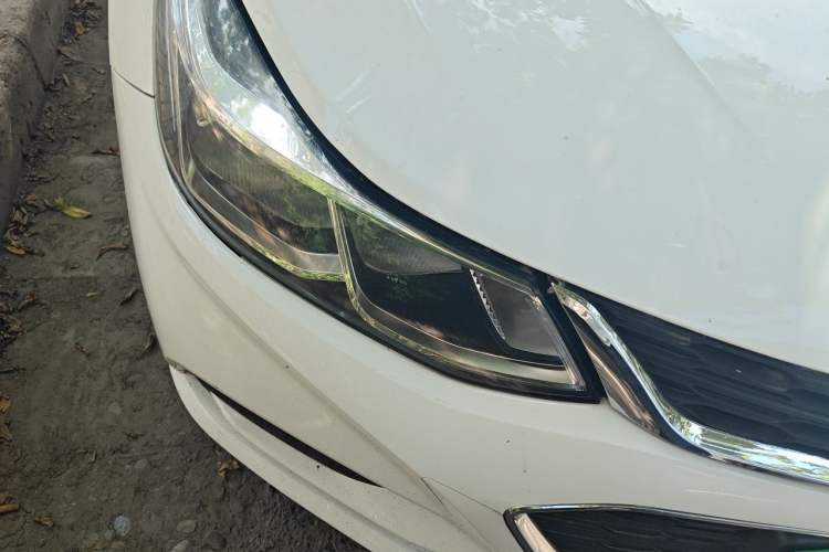 Used Chevrolet Cruze 2018 320 Automatic Pioneer Sunroof Edition Right Front Headlight