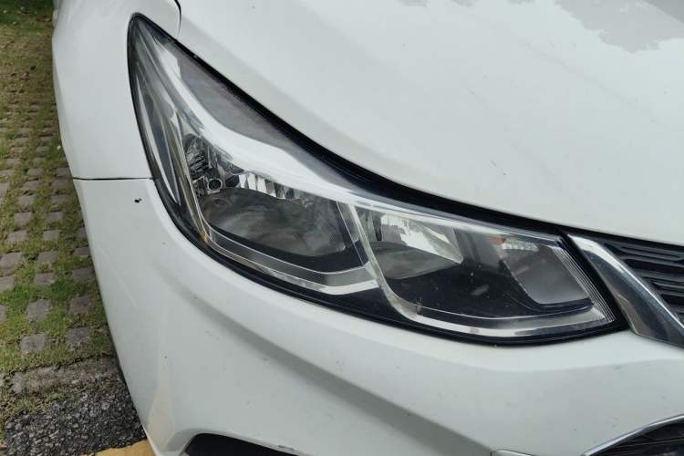 Used Chevrolet Cruze 2018 320 Automatic Pioneer Sunroof Edition Right Front Headlight