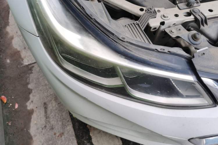 Used Chevrolet Cruze 2018 320 Automatic Pioneer Sunroof Edition Right Front Headlight