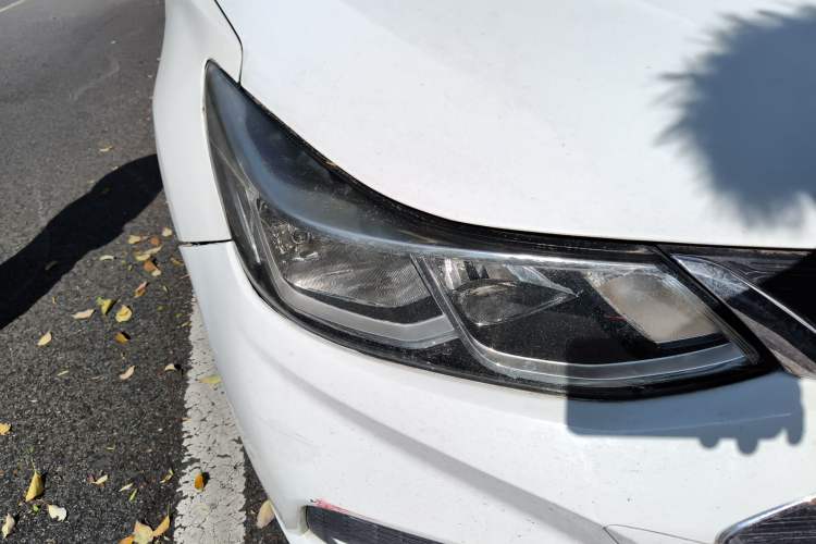 Used Chevrolet Cruze 2018 320 Automatic Pioneer Sunroof Edition Right Front Headlight