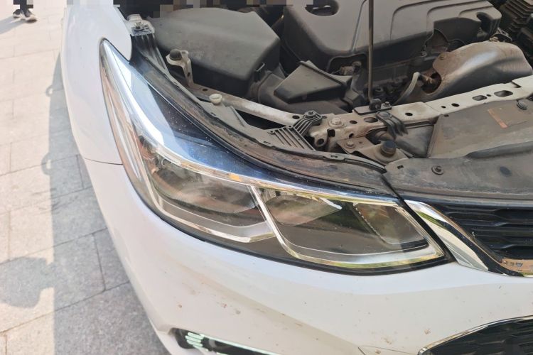 Used Chevrolet Cruze 2018 320 Automatic Pioneer Sunroof Edition Right Front Headlight