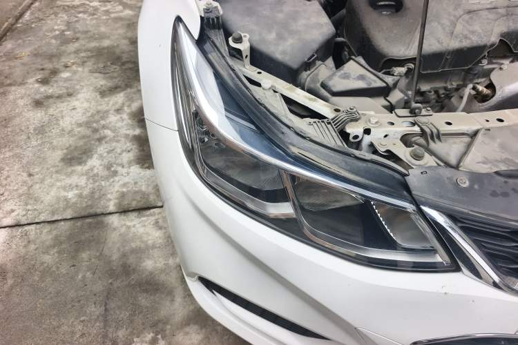 Used Chevrolet Cruze 2018 320 Automatic Pioneer Sunroof Edition Right Front Headlight