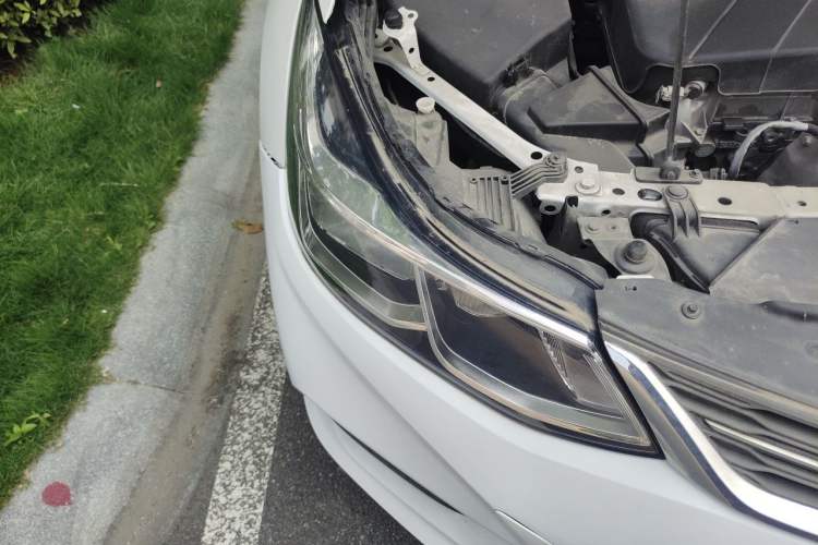 Used Chevrolet Cruze 2018 320 Automatic Pioneer Sunroof Edition Right Front Headlight