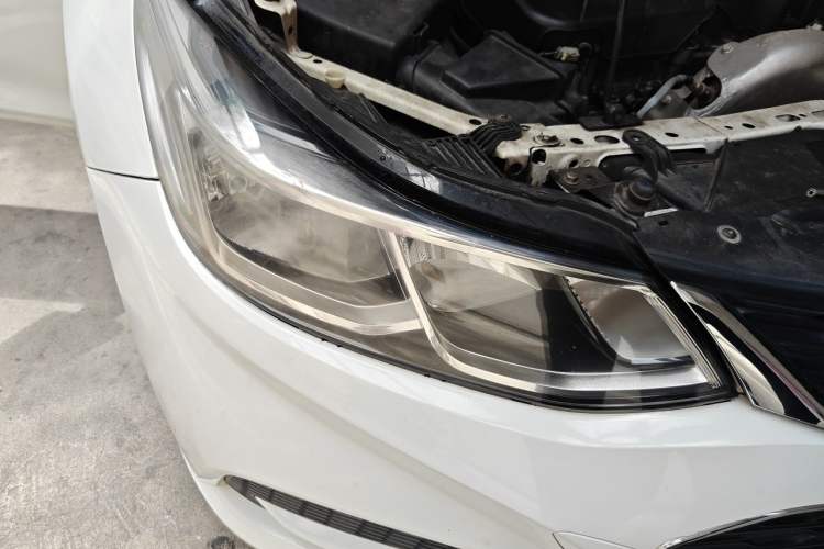 Used Chevrolet Cruze 2018 320 Automatic Pioneer Sunroof Edition Right Front Headlight