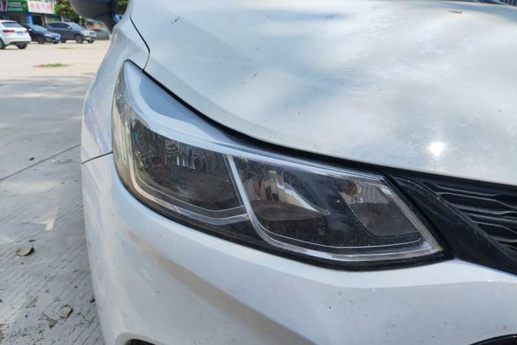 Used Chevrolet Cruze 2018 Redline 320 Automatic Pioneer Edition Right Front Headlight