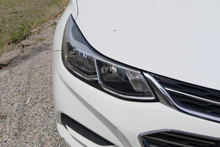 Used Chevrolet Cruze 2018 320 Automatic Pioneer Sunroof Edition Right Front Headlight