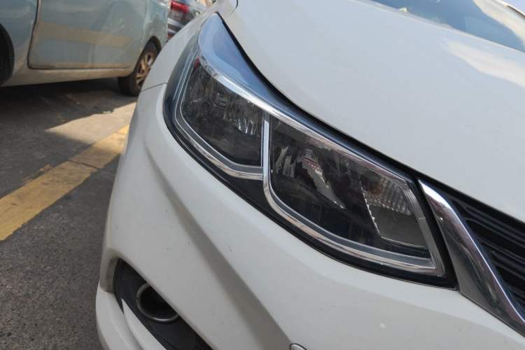 Used Chevrolet Cruze 2018 320 Automatic Xuanfeng Urban Edition Right Front Headlight