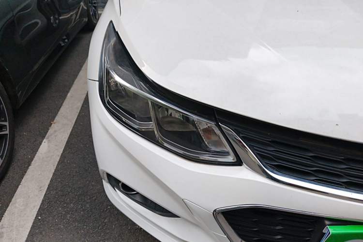Used Chevrolet Cruze 2018 330T Dual-Clutch Xuanfeng Edition Right Front Headlight