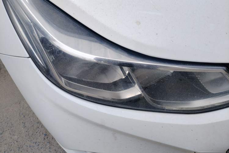 Used Chevrolet Cruze 2018 Revised Version 320 Automatic Pioneer Edition Right Front Headlight