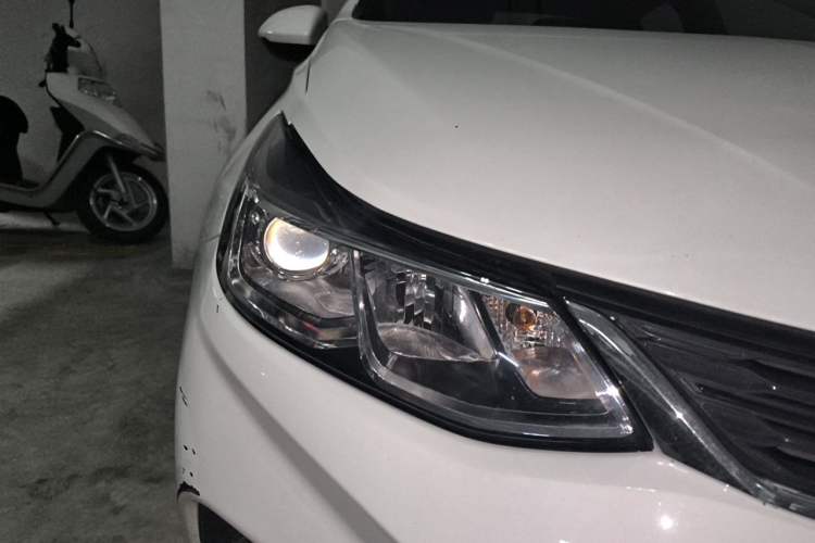 Used Chevrolet Cruze 2018 320 Automatic Pioneer Sunroof Edition Right Front Headlight