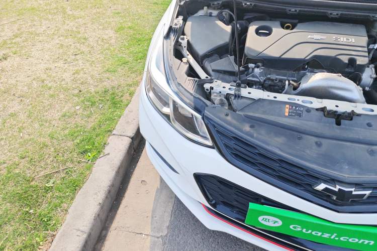 Used Chevrolet Cruze 2018 Redline 320 Automatic Pioneer Edition Right Front Headlight