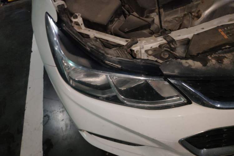 Used Chevrolet Cruze 2018 320 Automatic Pioneer Sunroof Edition Right Front Headlight