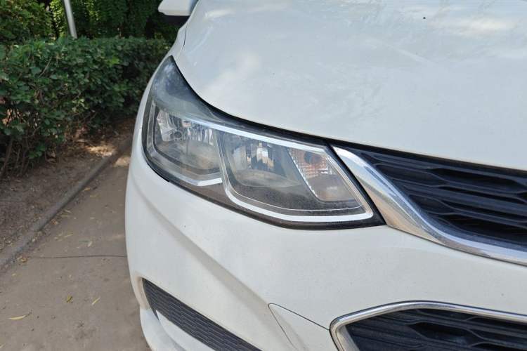 Used Chevrolet Cruze 2018 320 Automatic Pioneer Sunroof Edition Right Front Headlight