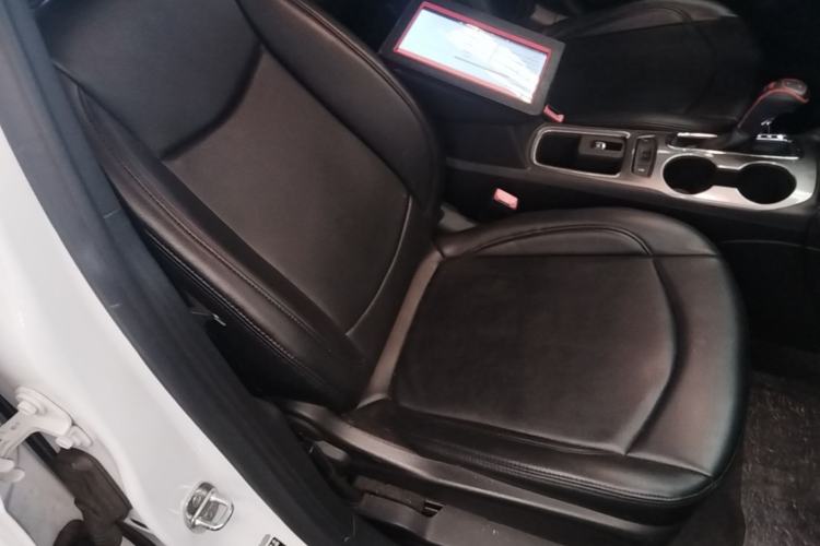 Used Chevrolet Cruze 2018 Redline 320 Automatic Pioneer Edition Right Front Seat